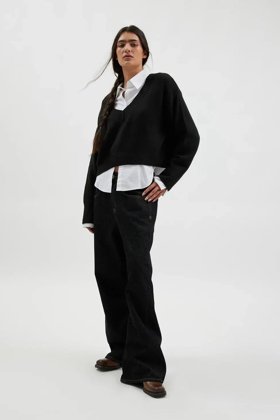 BDG Jenna Cropped V-Neck Sweater