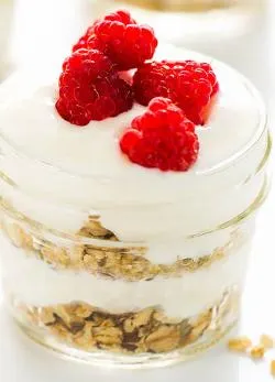 VANILLA YOGURT PARFAIT