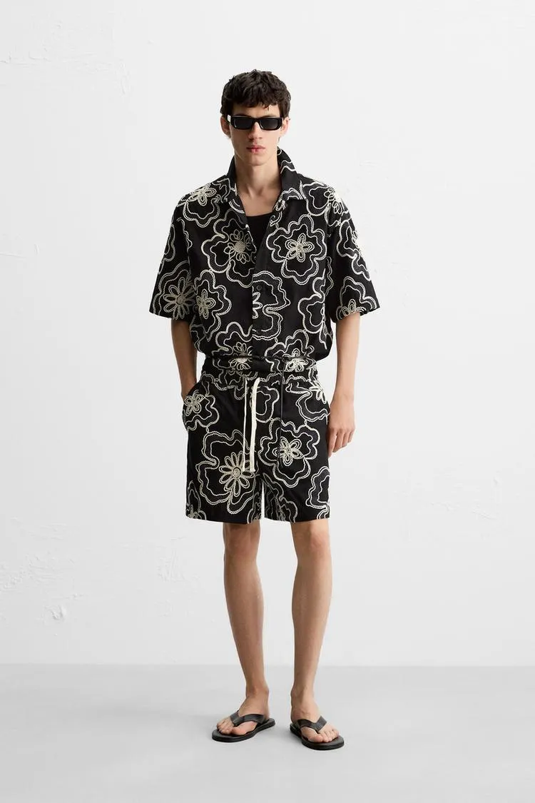 BERMUDE CU BRODERII ÎN RELIEF