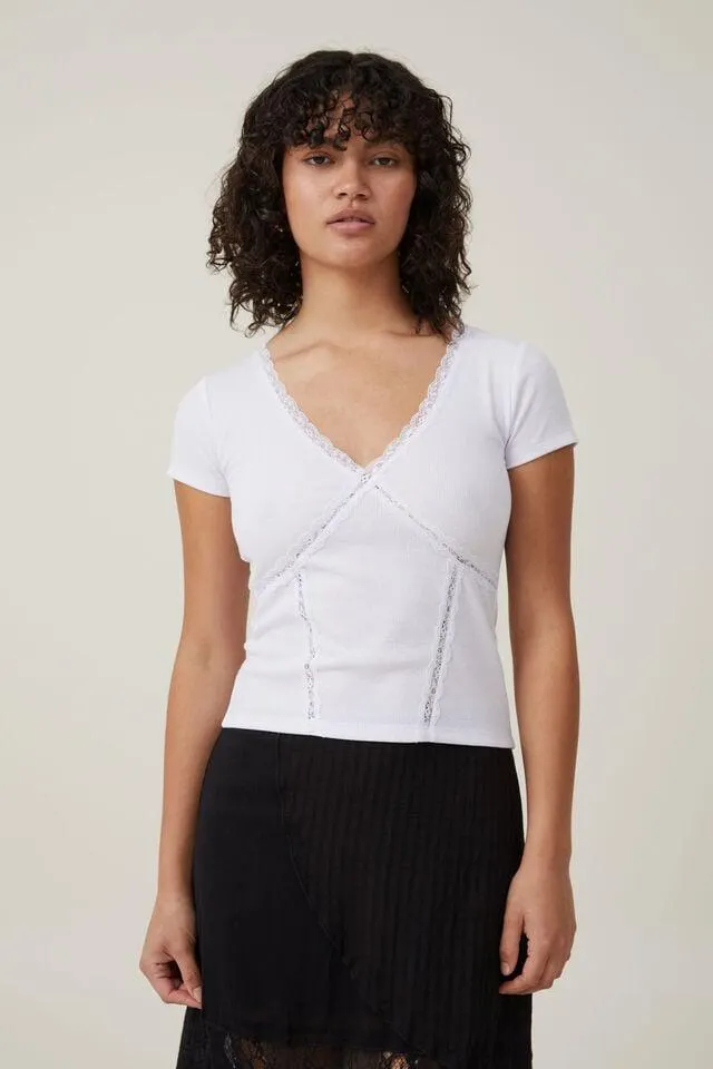 Daisy Lace Trim Tee