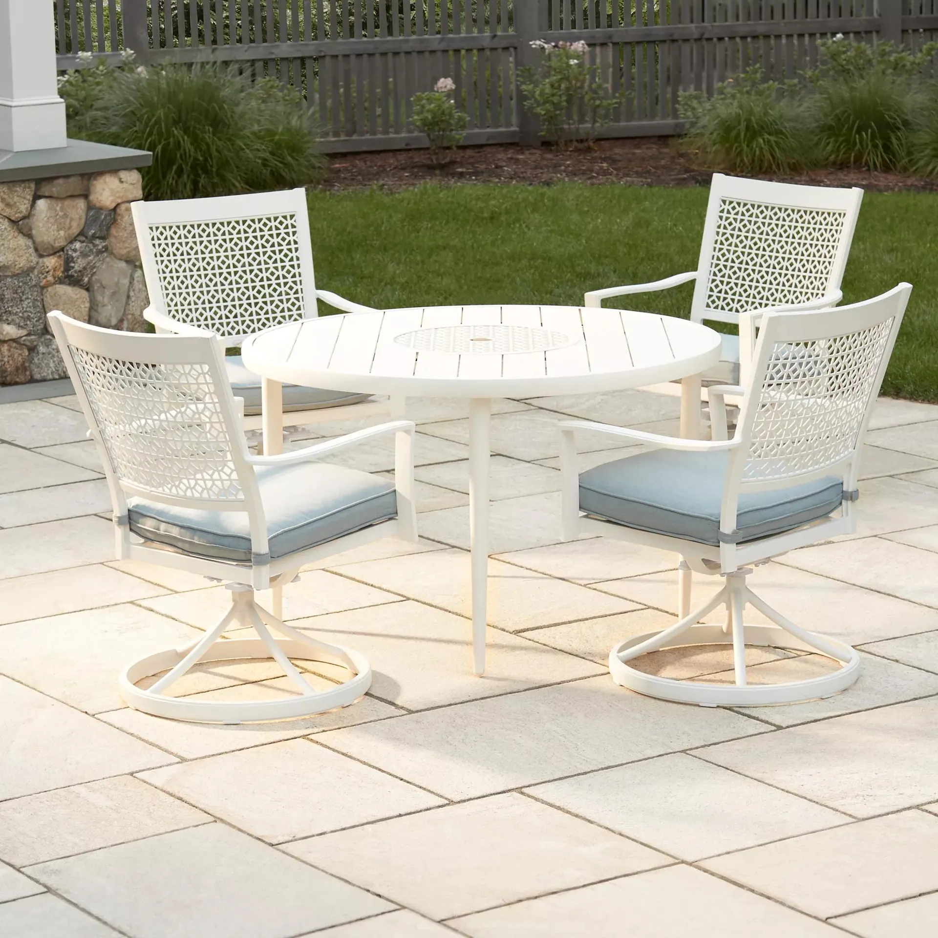 Berkley Jensen Highland 5-Pc. Outdoor Metal Dining Set