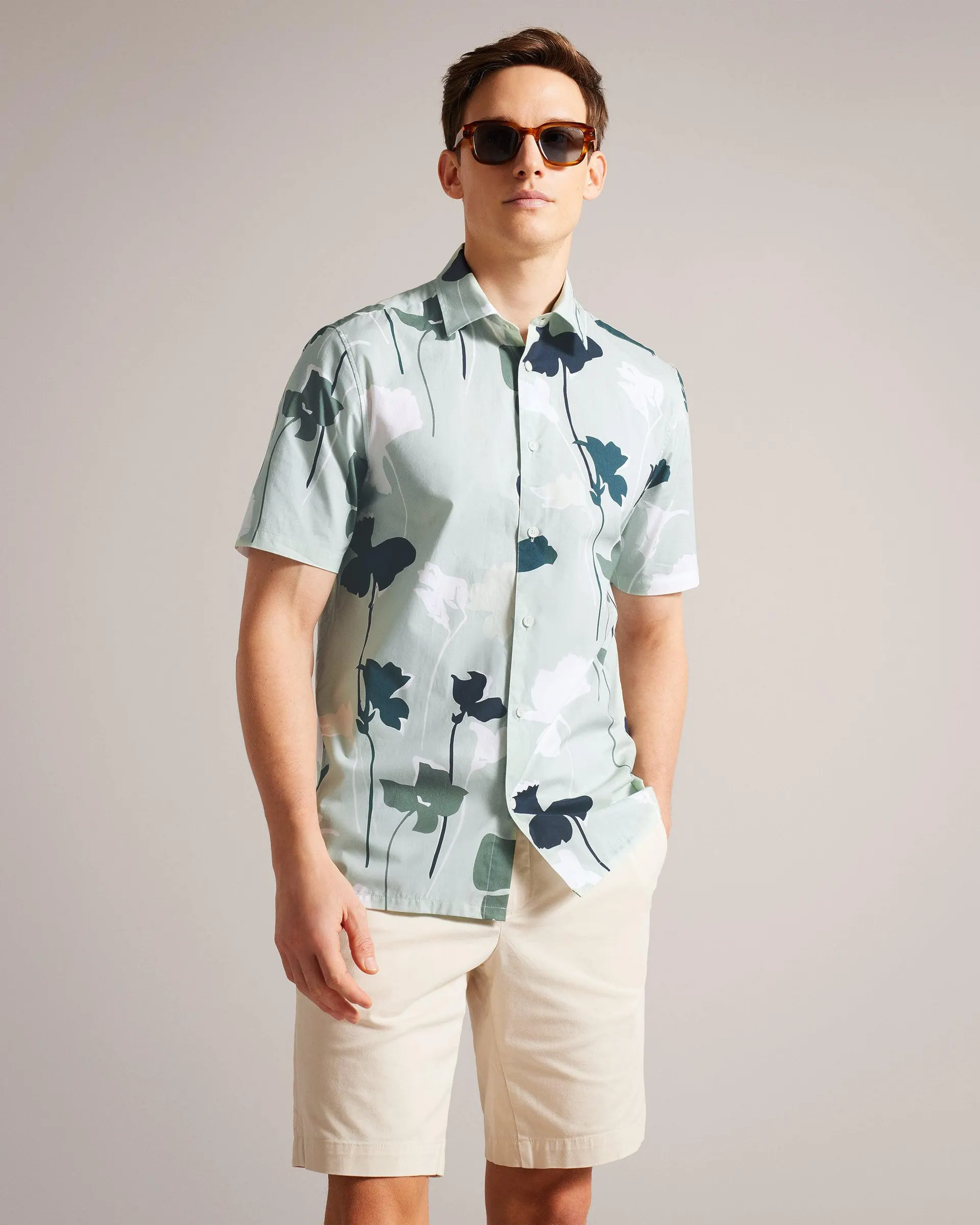 Short Sleeve Silhouette Print Shirt
