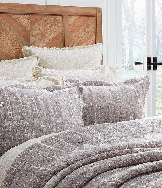 Simplicity Collection Daley Textural Jacquard Comforter