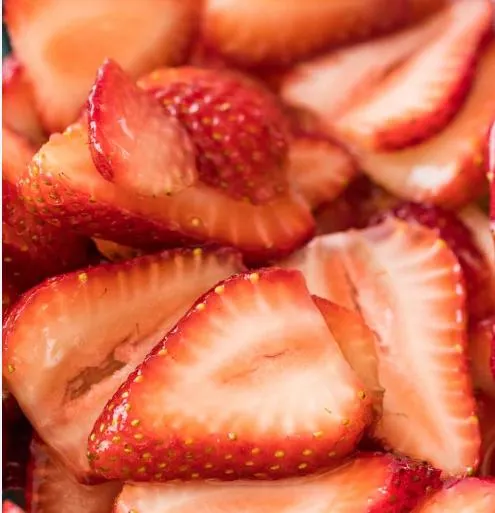 CUT STRAWBERRIES, LARGE