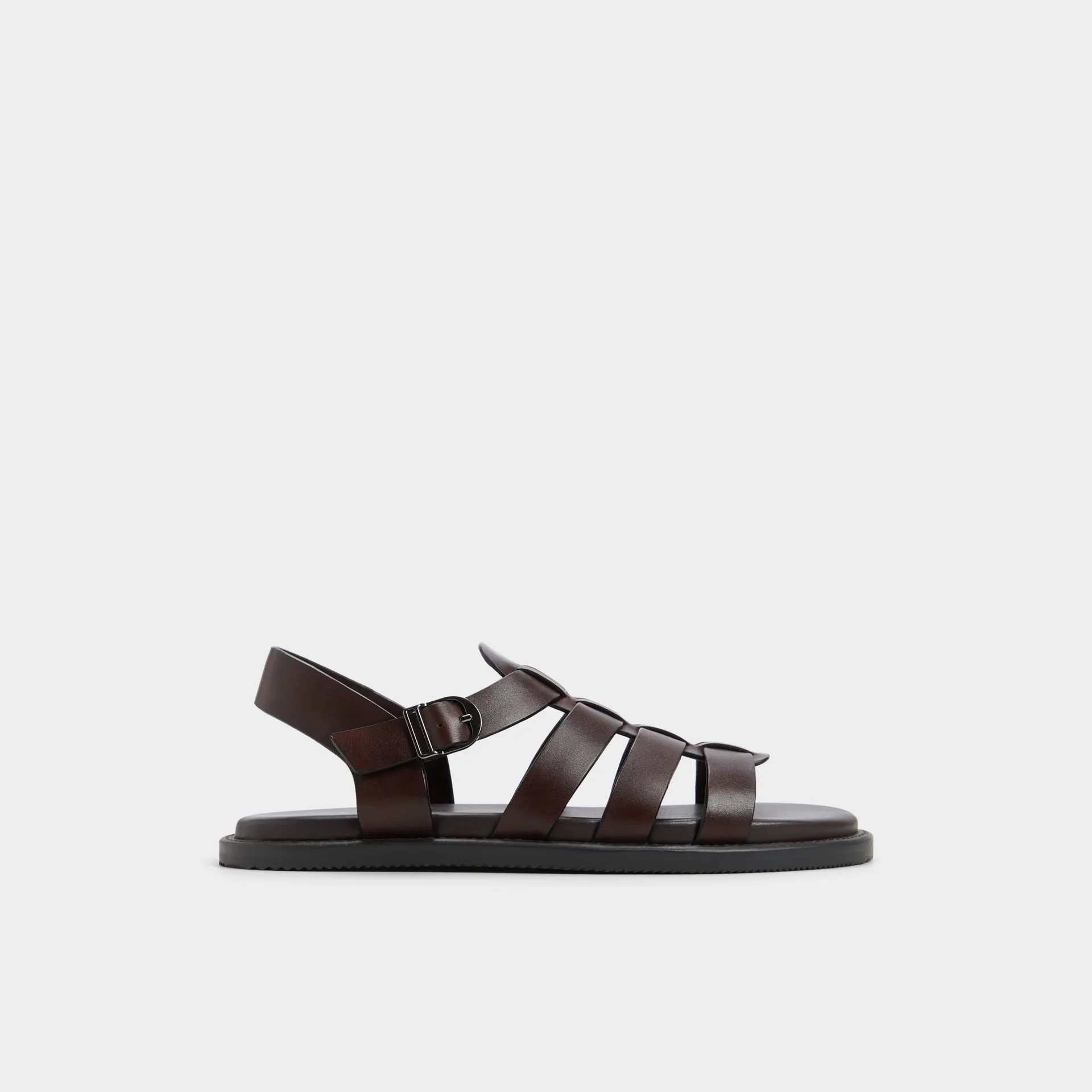 Strappy flat sandal