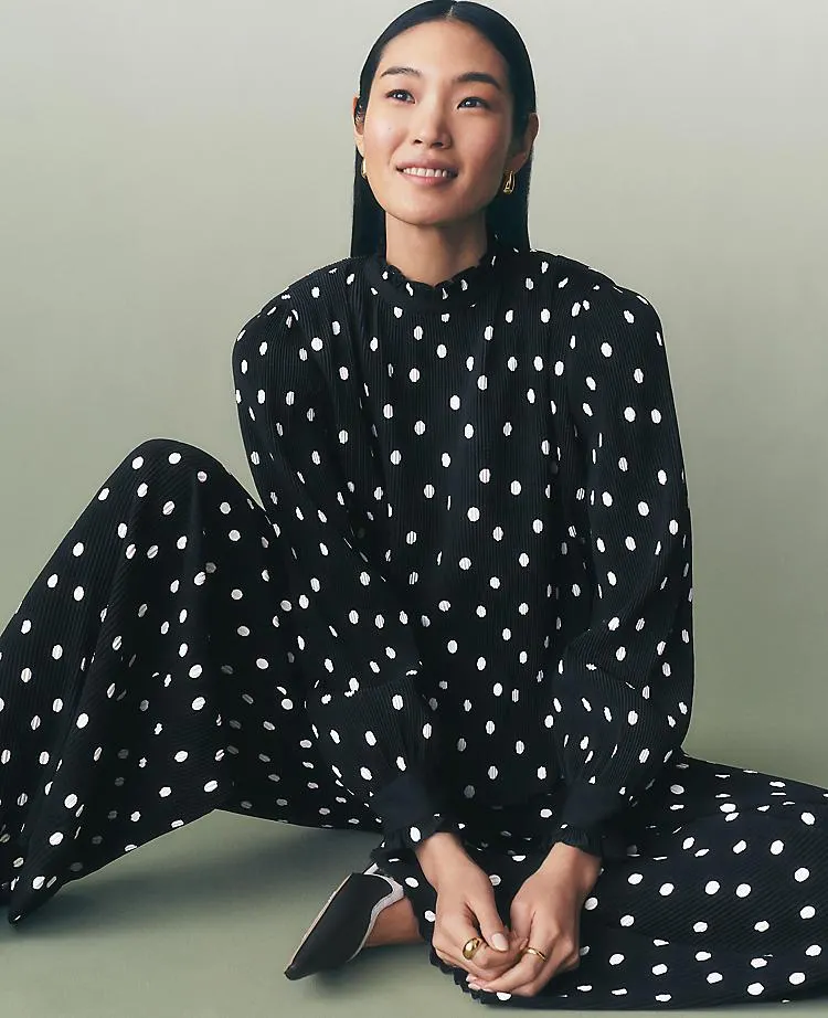 Dotted Ruffle Popover