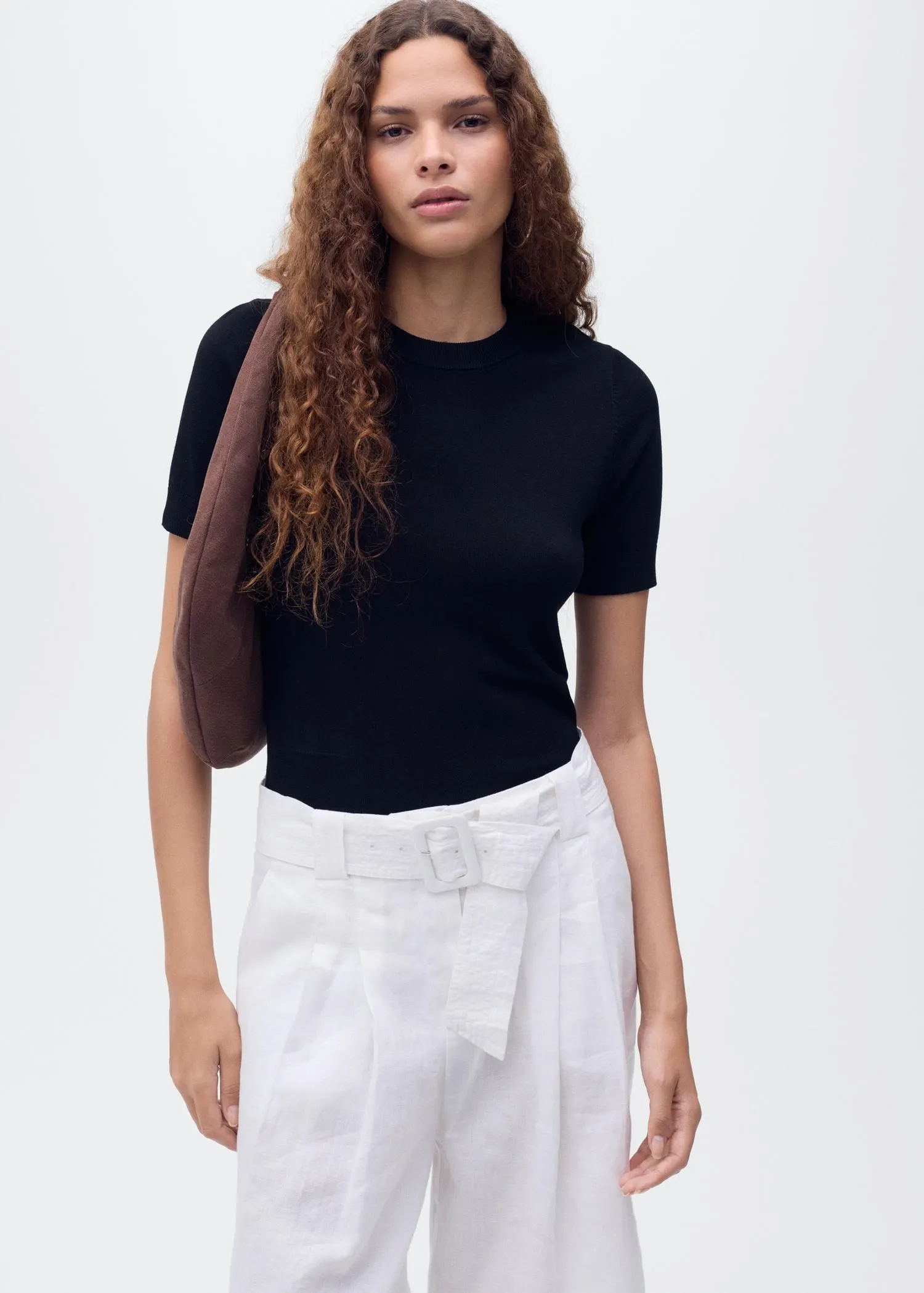 Short-sleeved fine-knit sweater