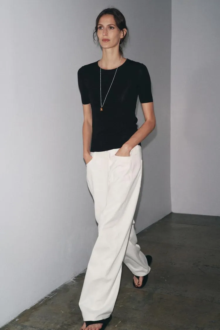 SHORT SLEEVE KNIT TOP