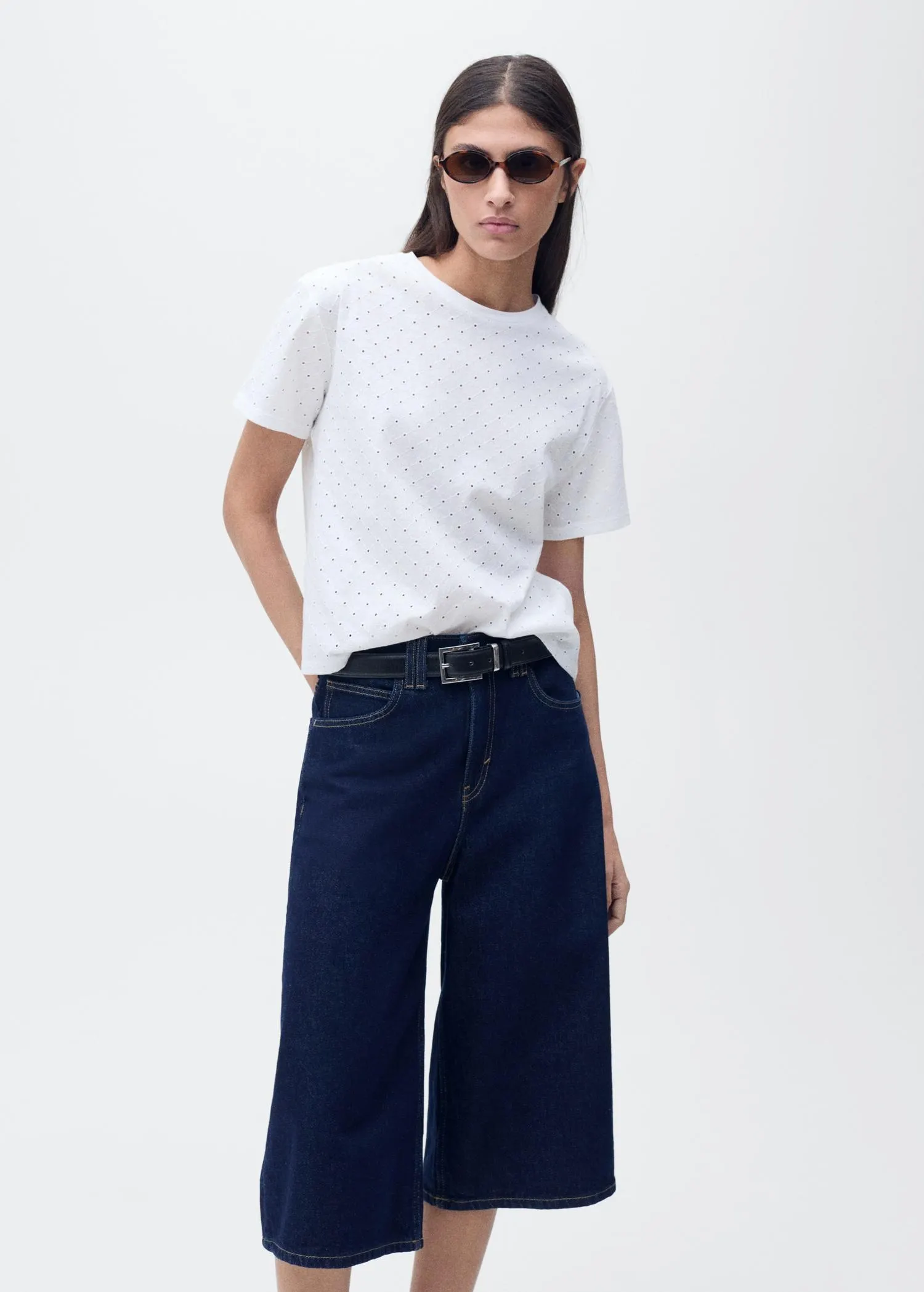 Embroidered openwork t-shirt