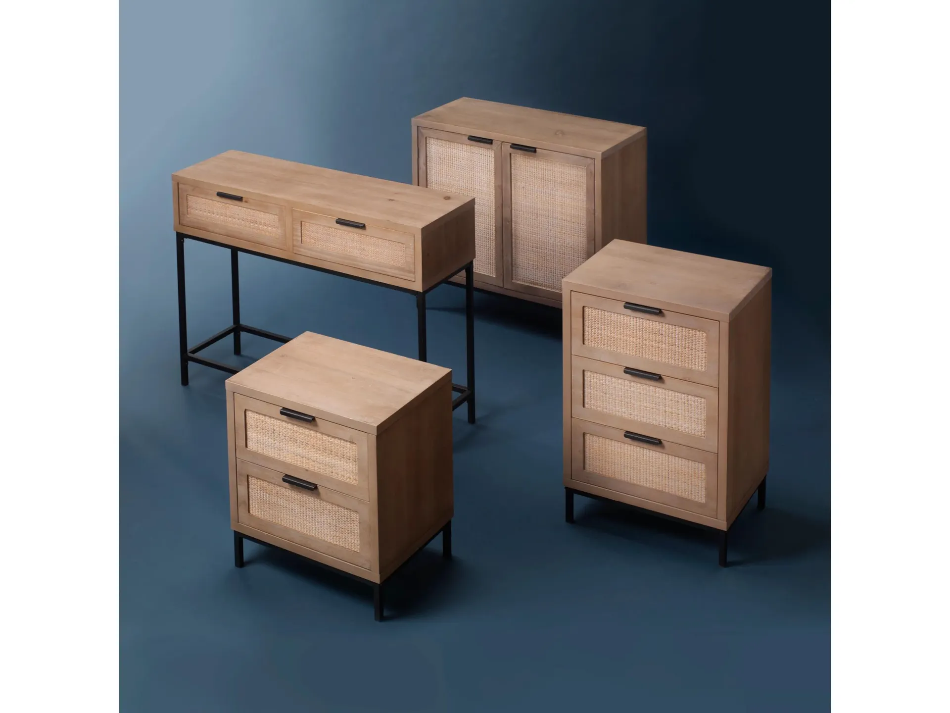 Relaxed Elegance Everlee 3 Drawer Side Table