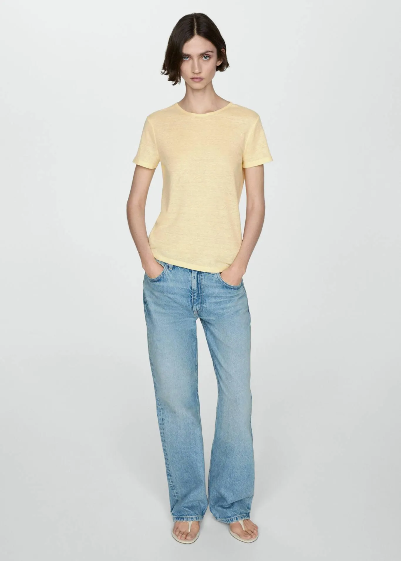 Short-sleeved linen t-shirt