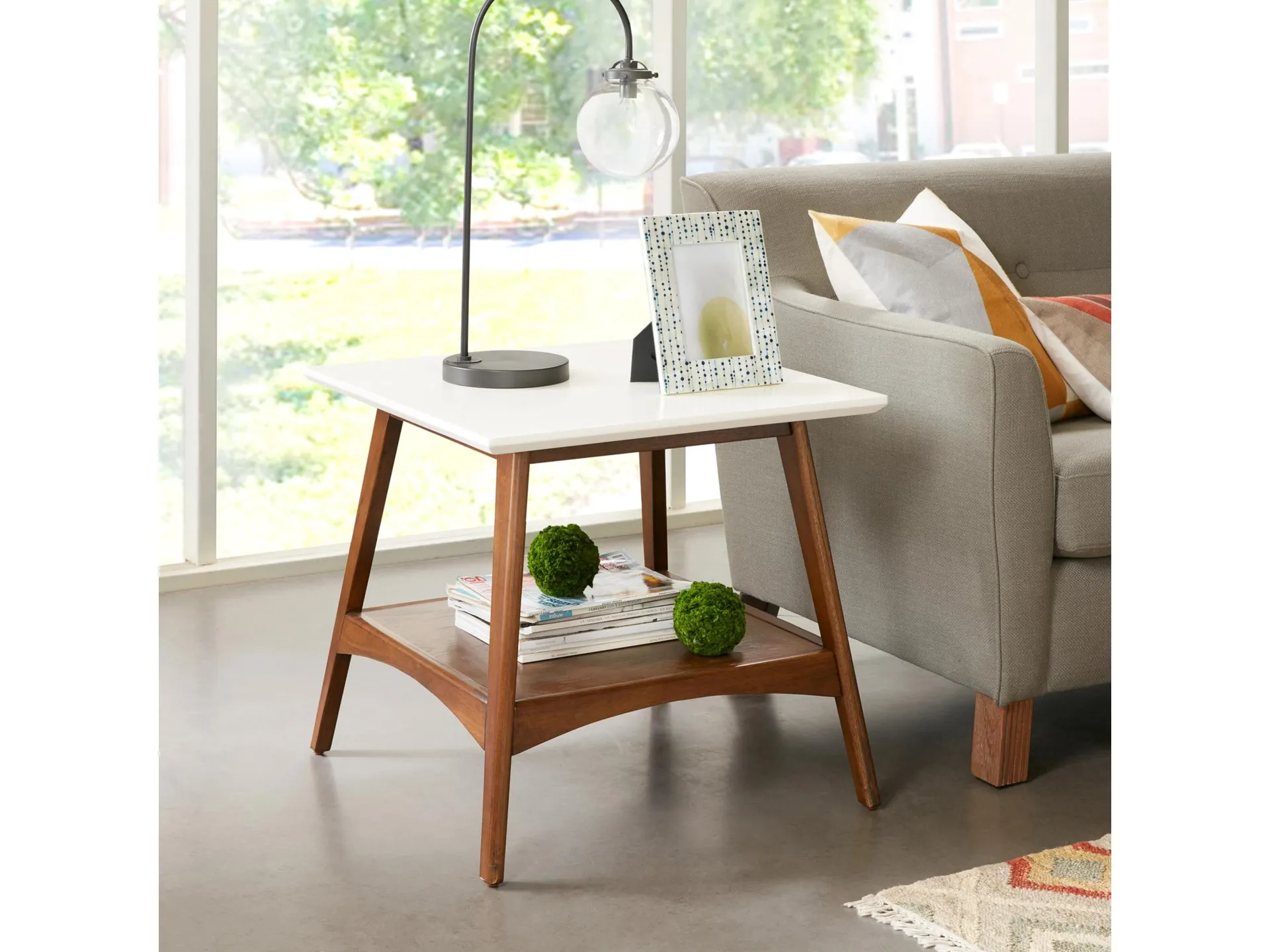Avenu End Table