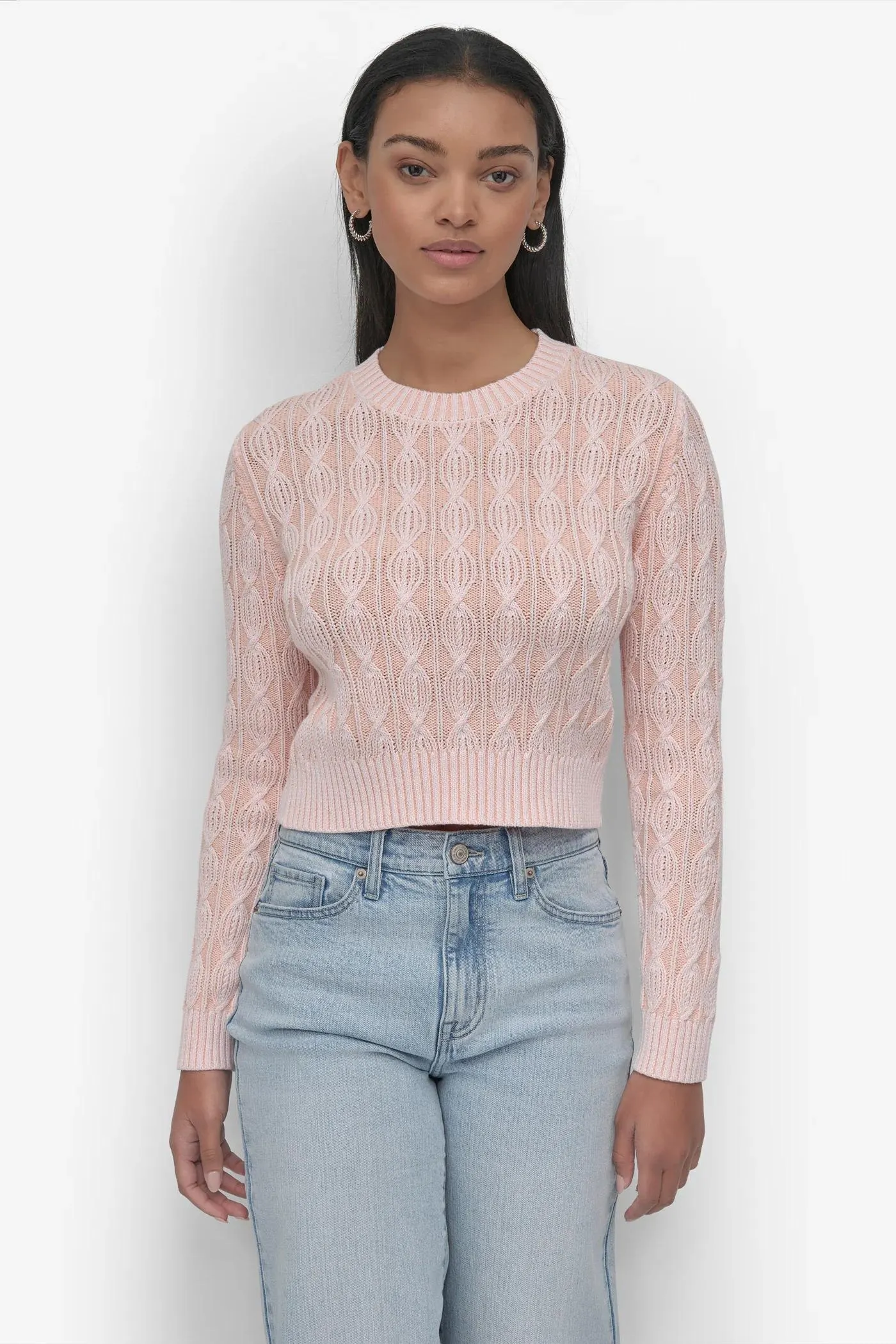 LONG SLEEVE CABLE CREW NECK TOP W/ CURVED HEM