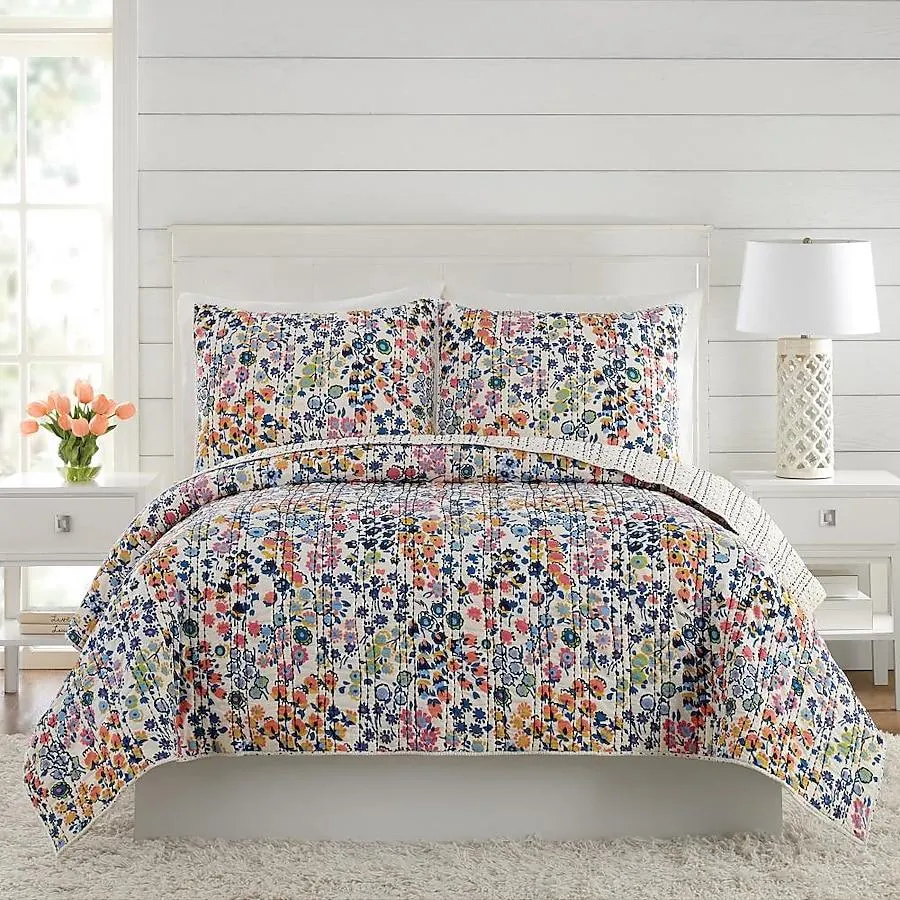 Vera Bradley Petite Floral Multiple colors/finishes Floral Reversible Twin Quilt Cotton with ( Cotton Fill )