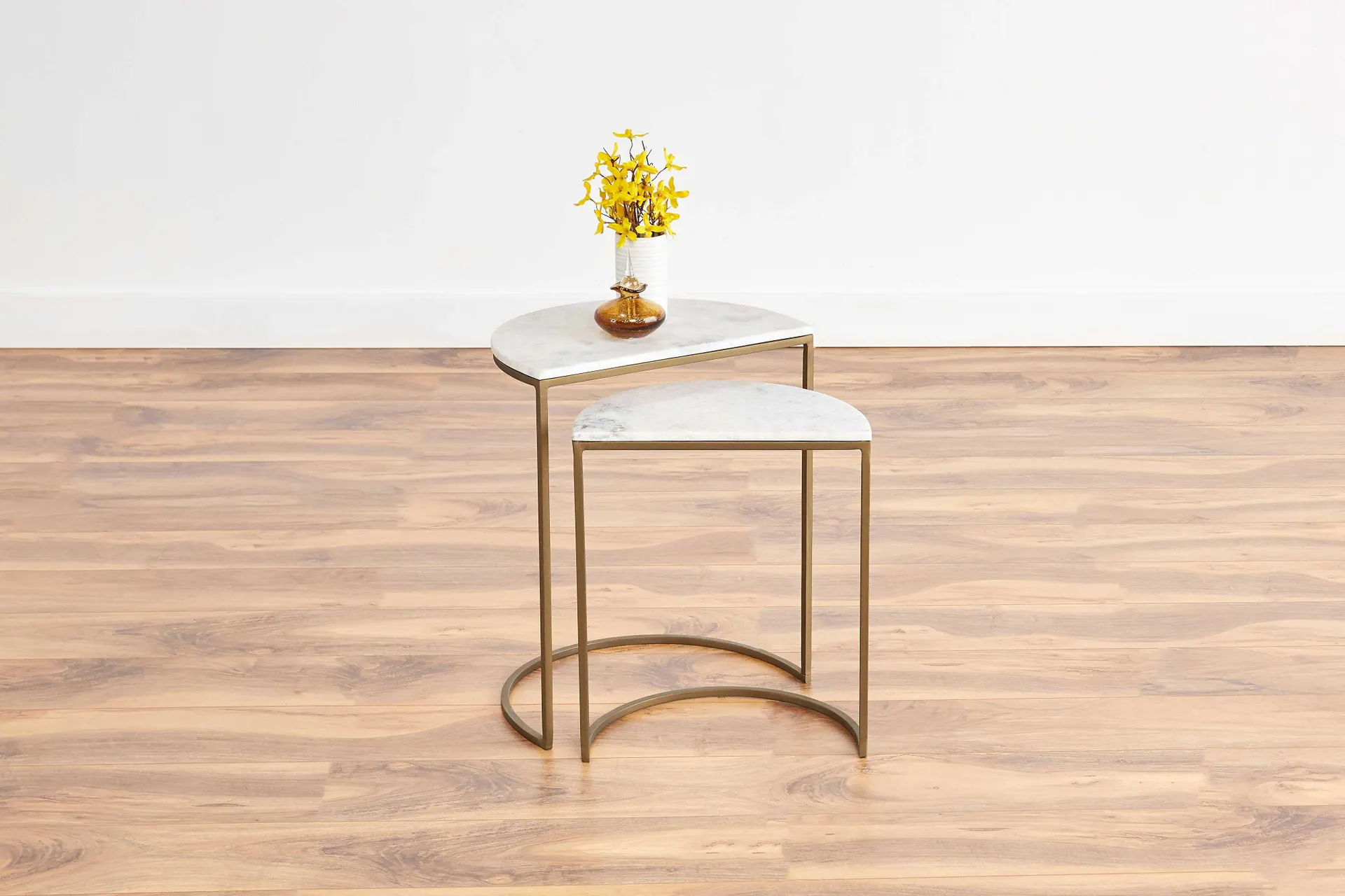 Ane Nesting Table