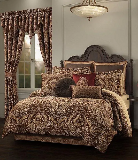 Madeira Damask Comforter Set