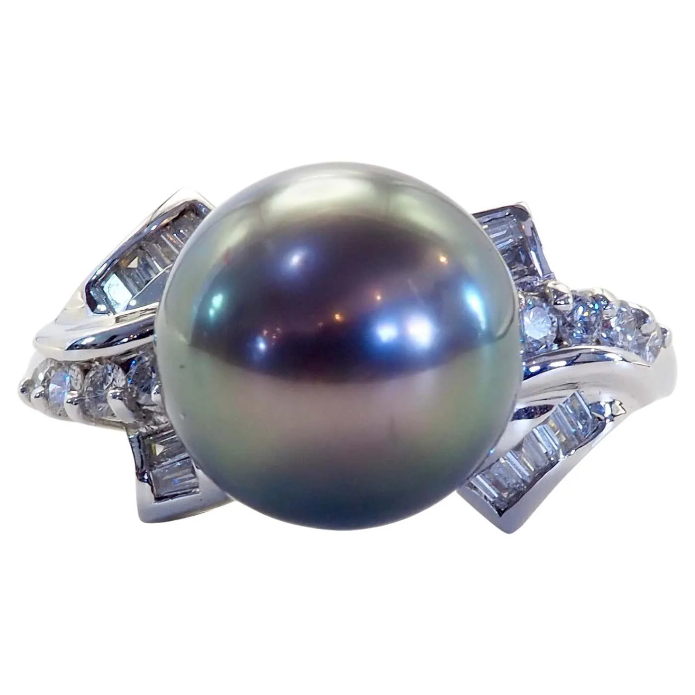 18K White Gold 10.7mm Tahiti Pearl & 0.30ct Diamonds Cocktail Ring