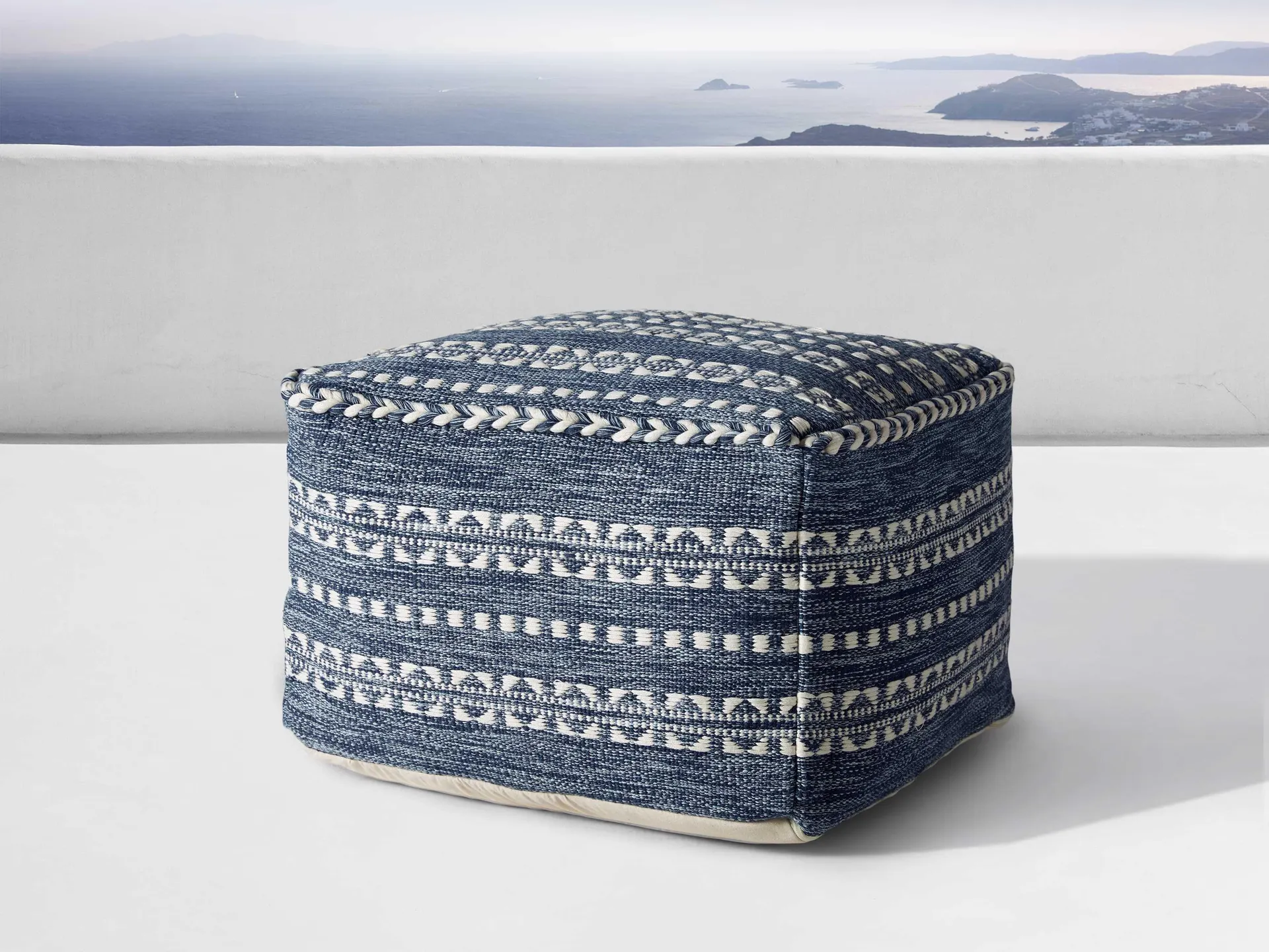 Nikko Performance Pouf