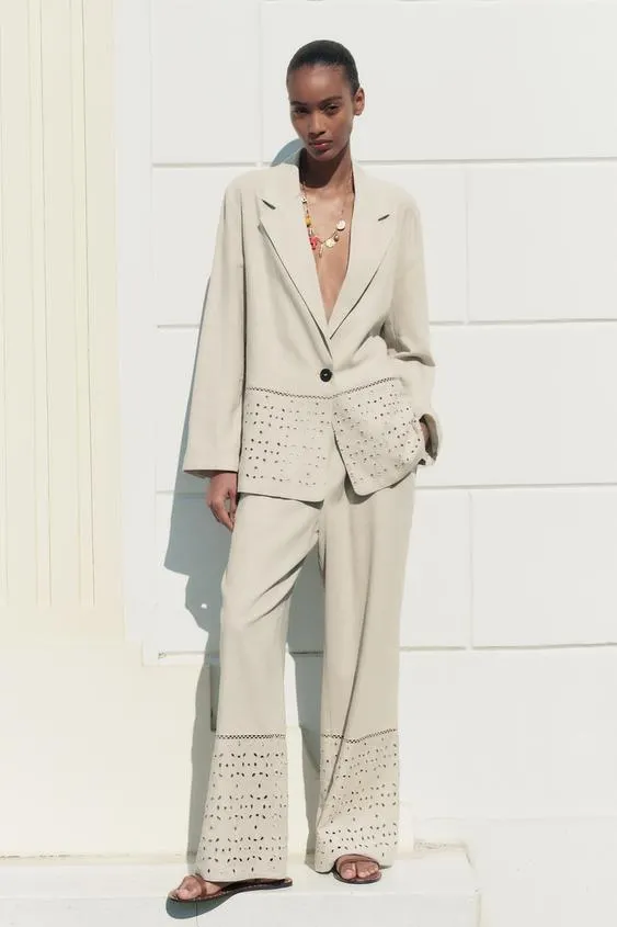 BLAZER CON LINO BORDADOS PERFORADOS