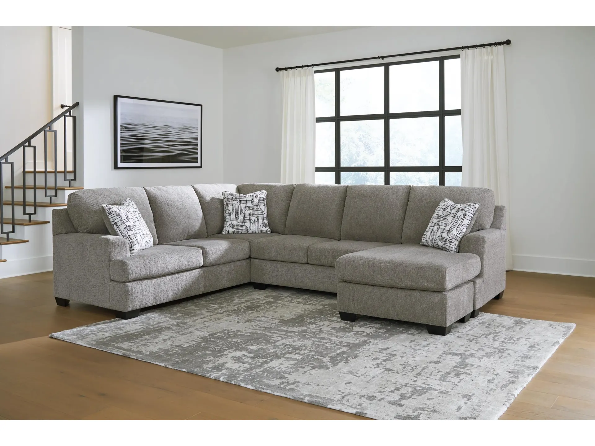 Erinsburg 2-Piece Sectional with Chaise
