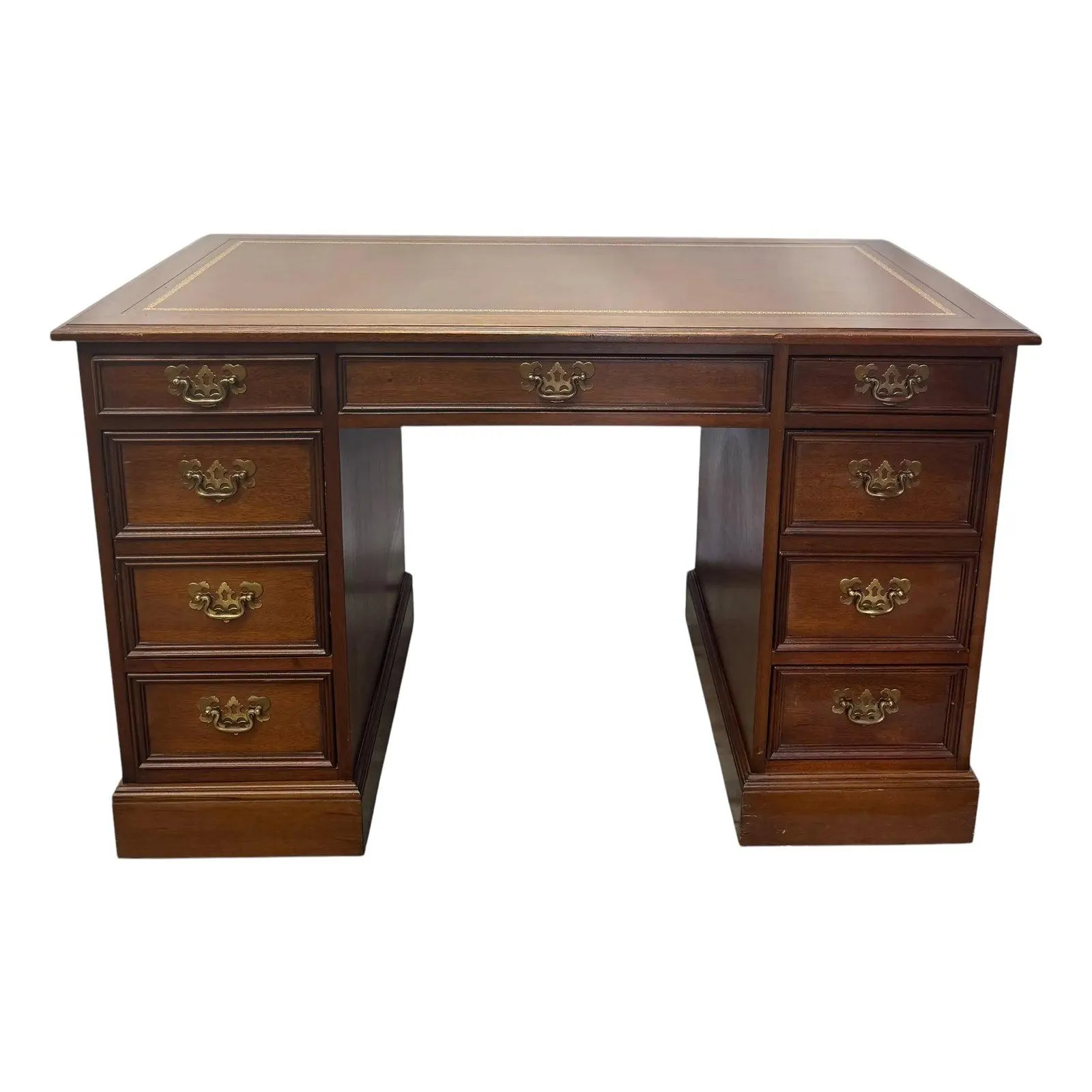 Vintage Sligh Traditional Chippendale Style Leather Top Mahogany Executive / Writing Desk