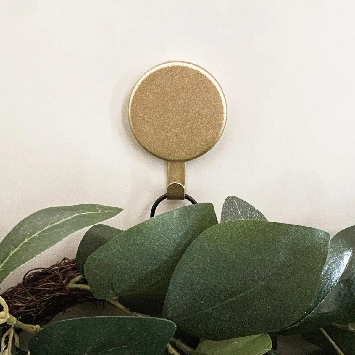 Attract Magnetic Hanger