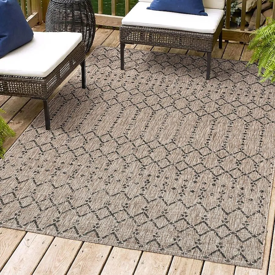 JONATHAN Y Santa Monica Ourika Filigree Textured Weave 8 x 10 (ft) Loomed Polypropylene Natural/Black Rectangular Indoor/Outdoor Distressed/Overdyed Coastal Area rug