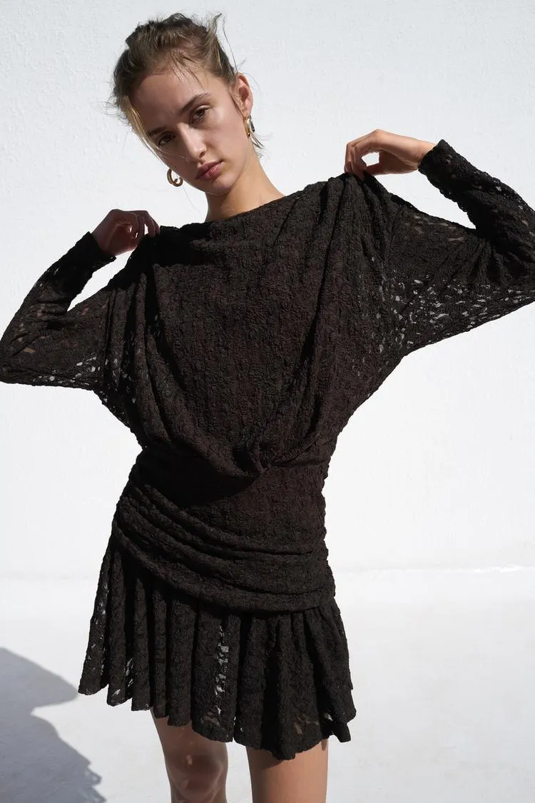 VESTIDO CORTO ENCAJE