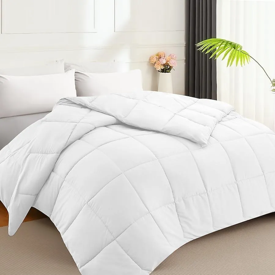 VOUA 165gsm All-season White Solid Reversible King Comforter Microfiber with ( Down Alternative Fill )