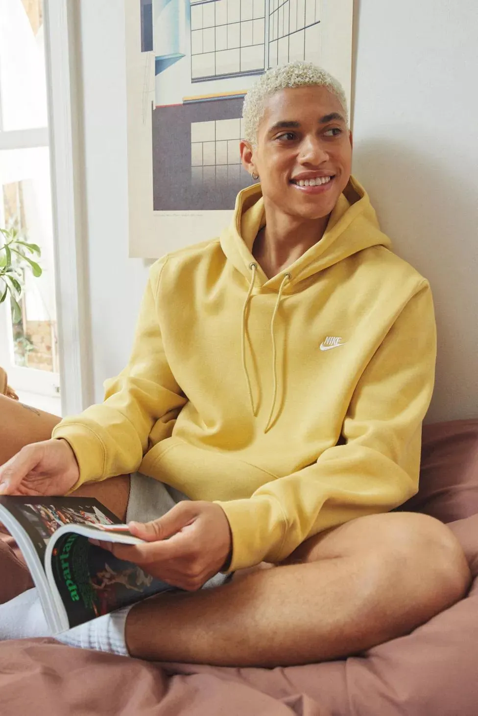 Nike Club Logo Fleece Pullover Sweatshirt