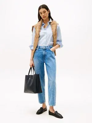Medium Wash Mid-Rise Tapered Fit Jean
