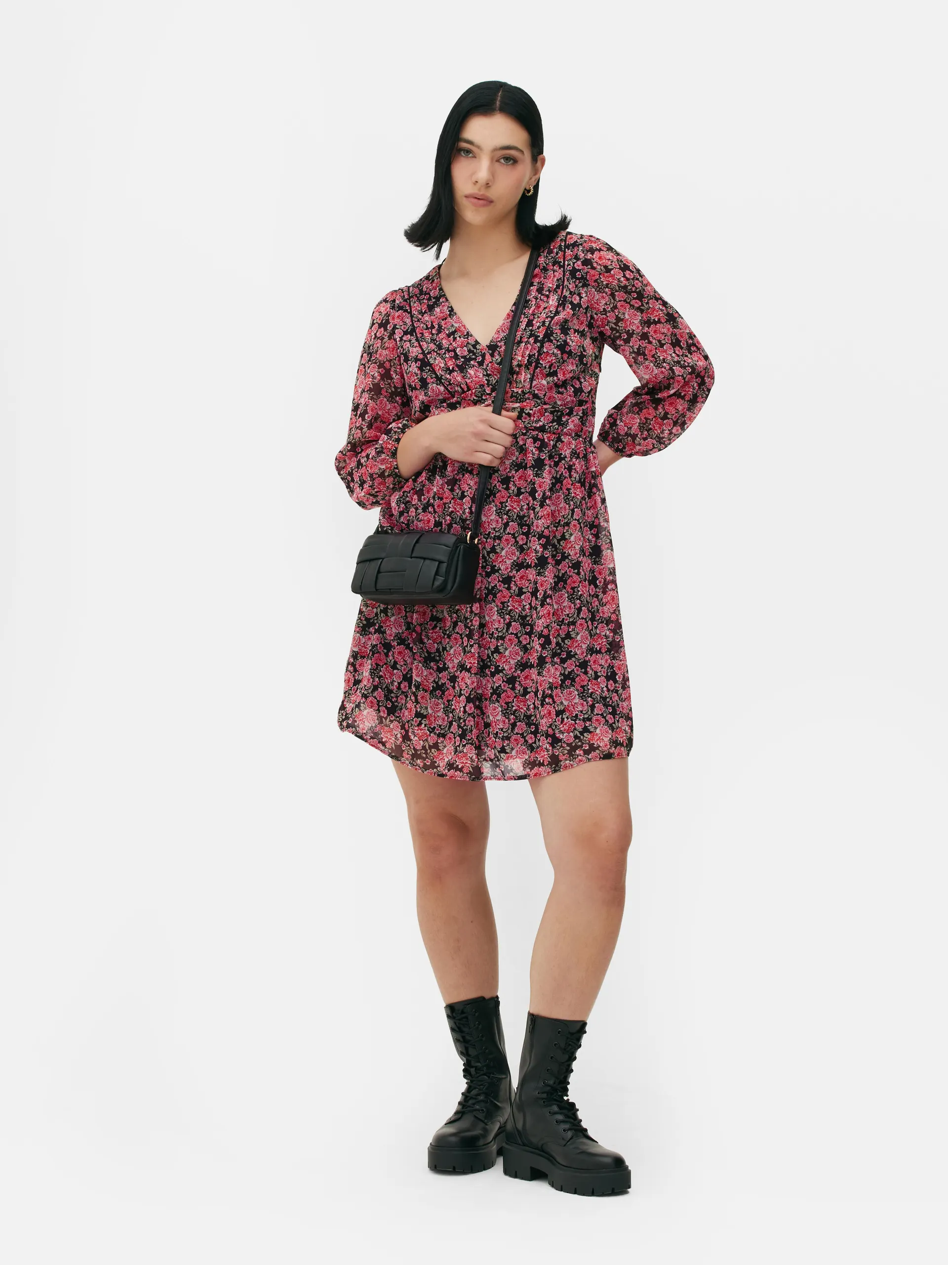 Vestito corto a maniche lunghe con stampa rose