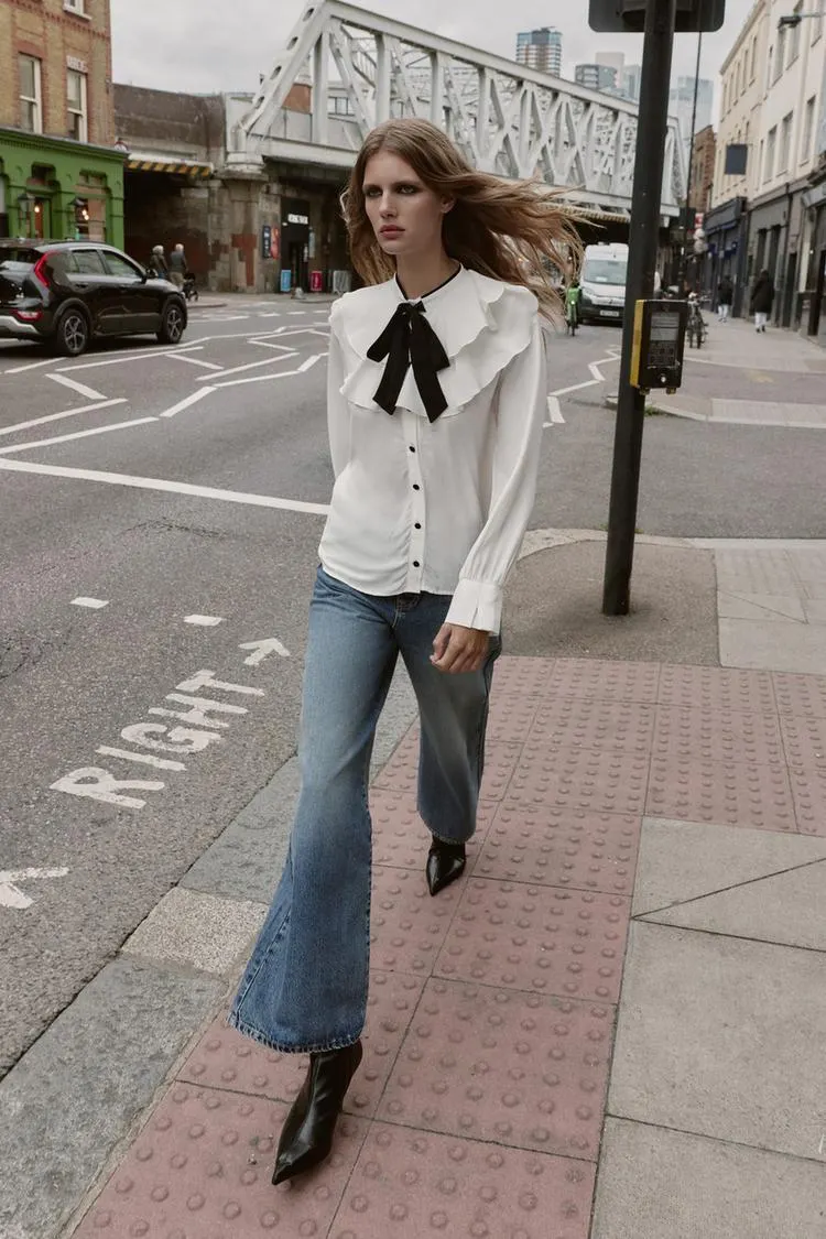 CONTRAST TIE RUFFLE BLOUSE