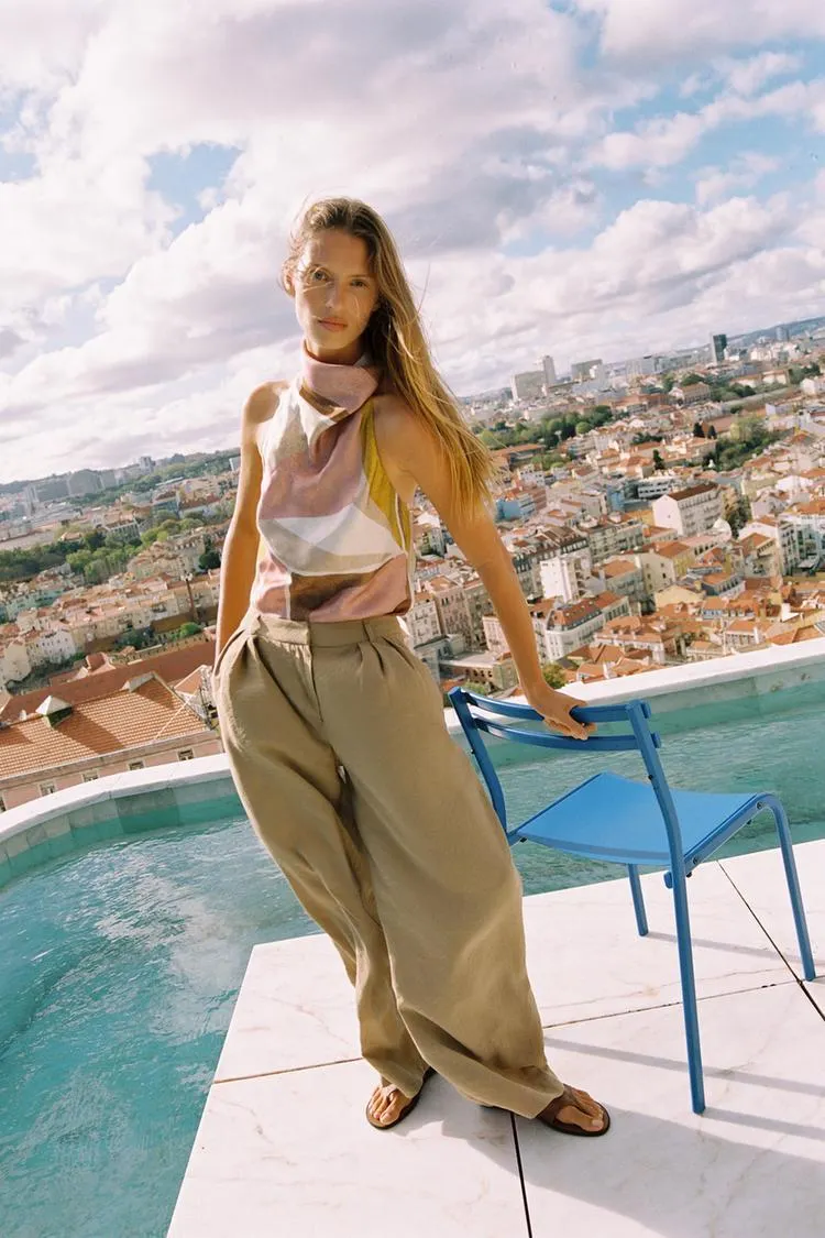 GEOMETRIC PRINT HALTER TOP