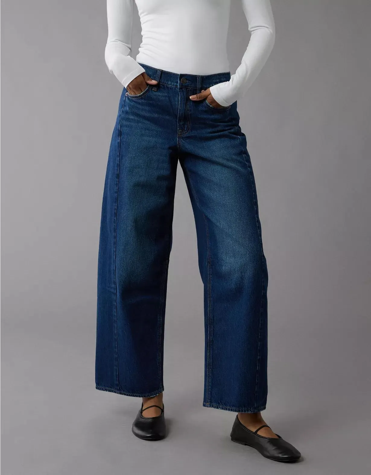 AE Dreamy Drape Strigid Barrel Jean