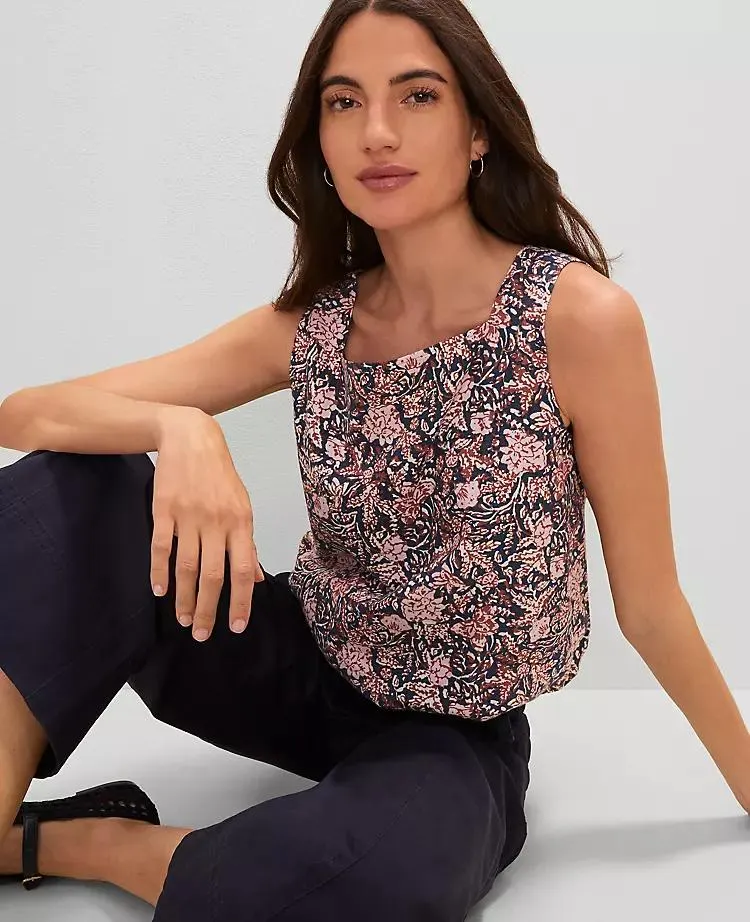 Weekend Collection Floral Bubble Hem Top