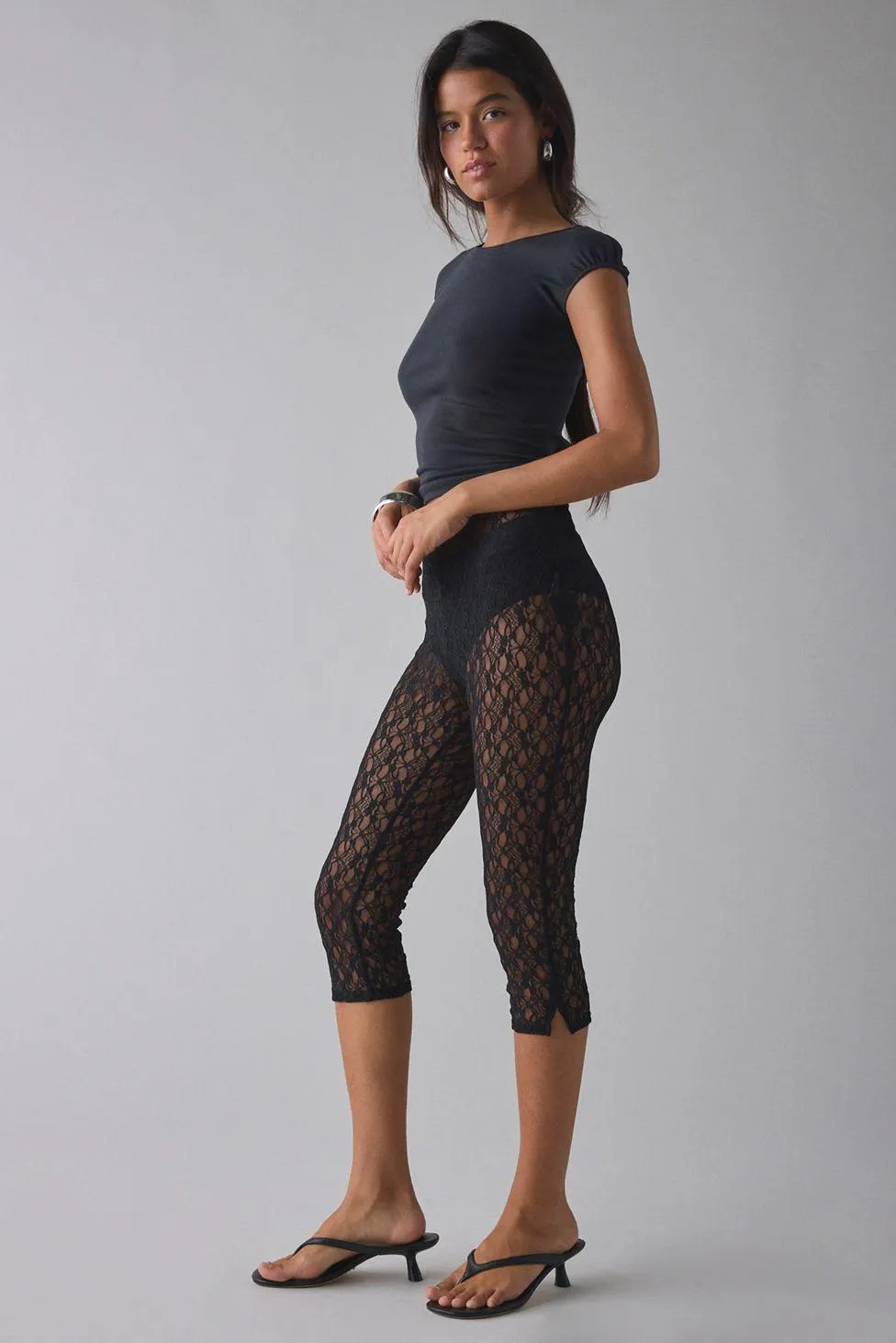 Kimchi Blue Ellie Sheer Lace High-Rise Stretch Capri Pant