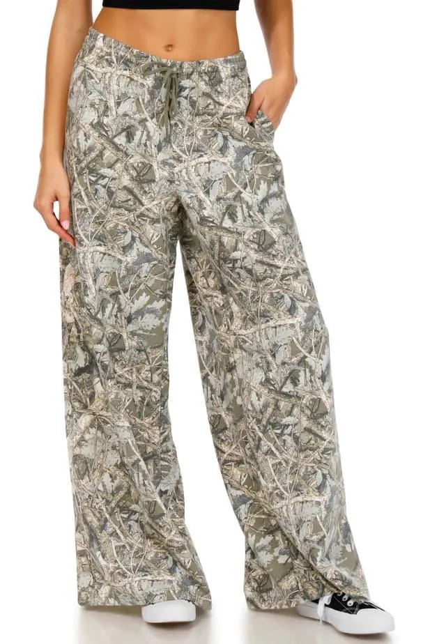 No Comment Juniors Camo Wide Leg Sweatpants