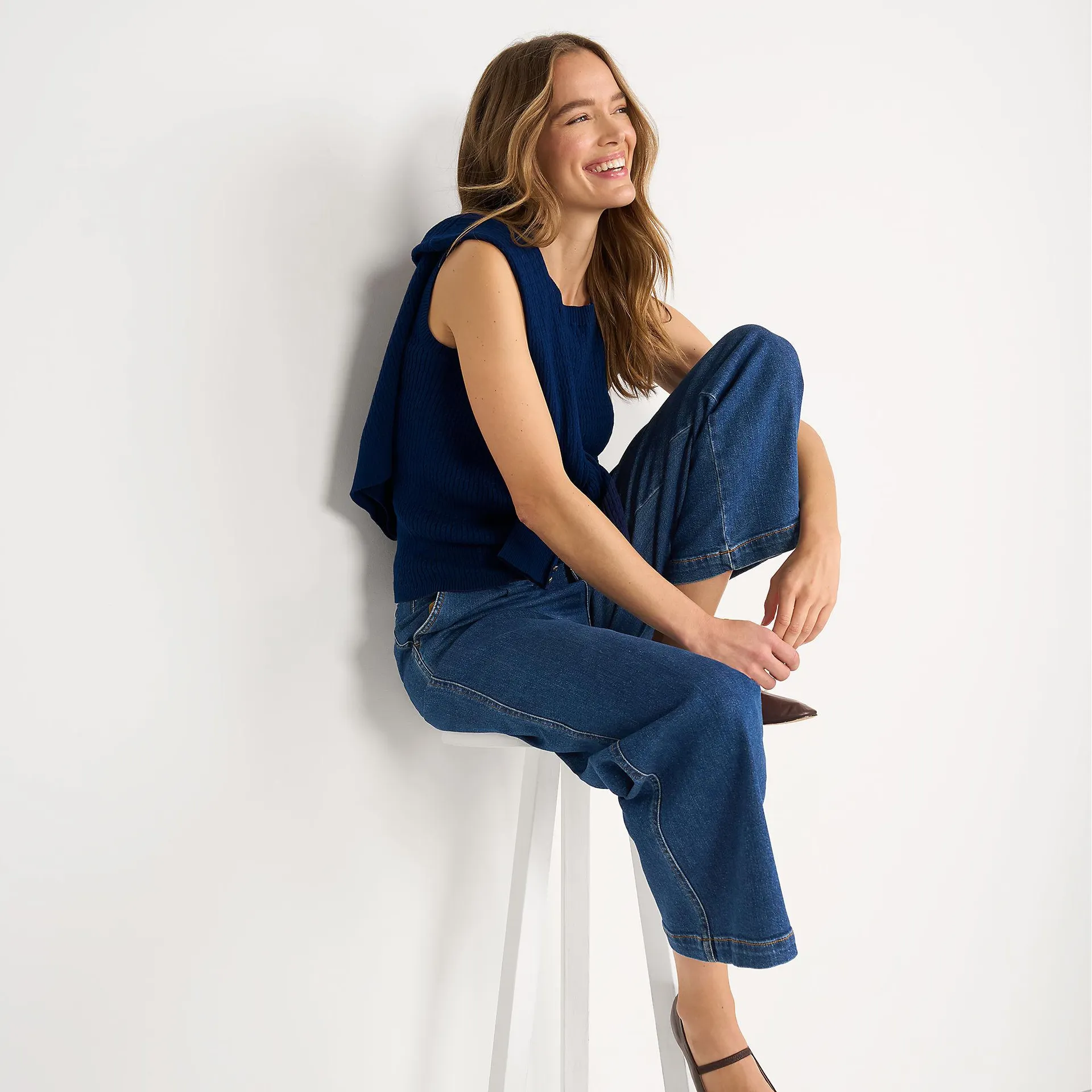 Women's Fine Gauge Baby Cable Crew Neck Sleeveless Sweater