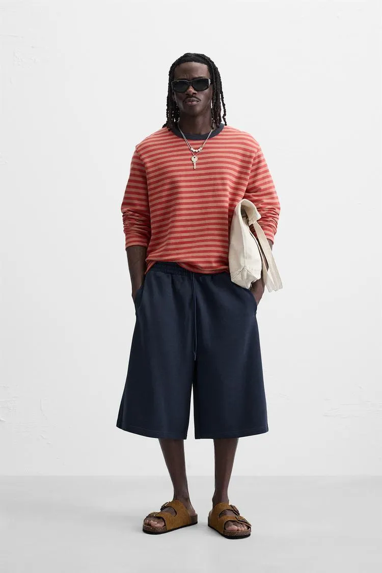 BERMUDE JOGGER CROIALĂ SUPRADIMENSIONATĂ CU BRODERIE