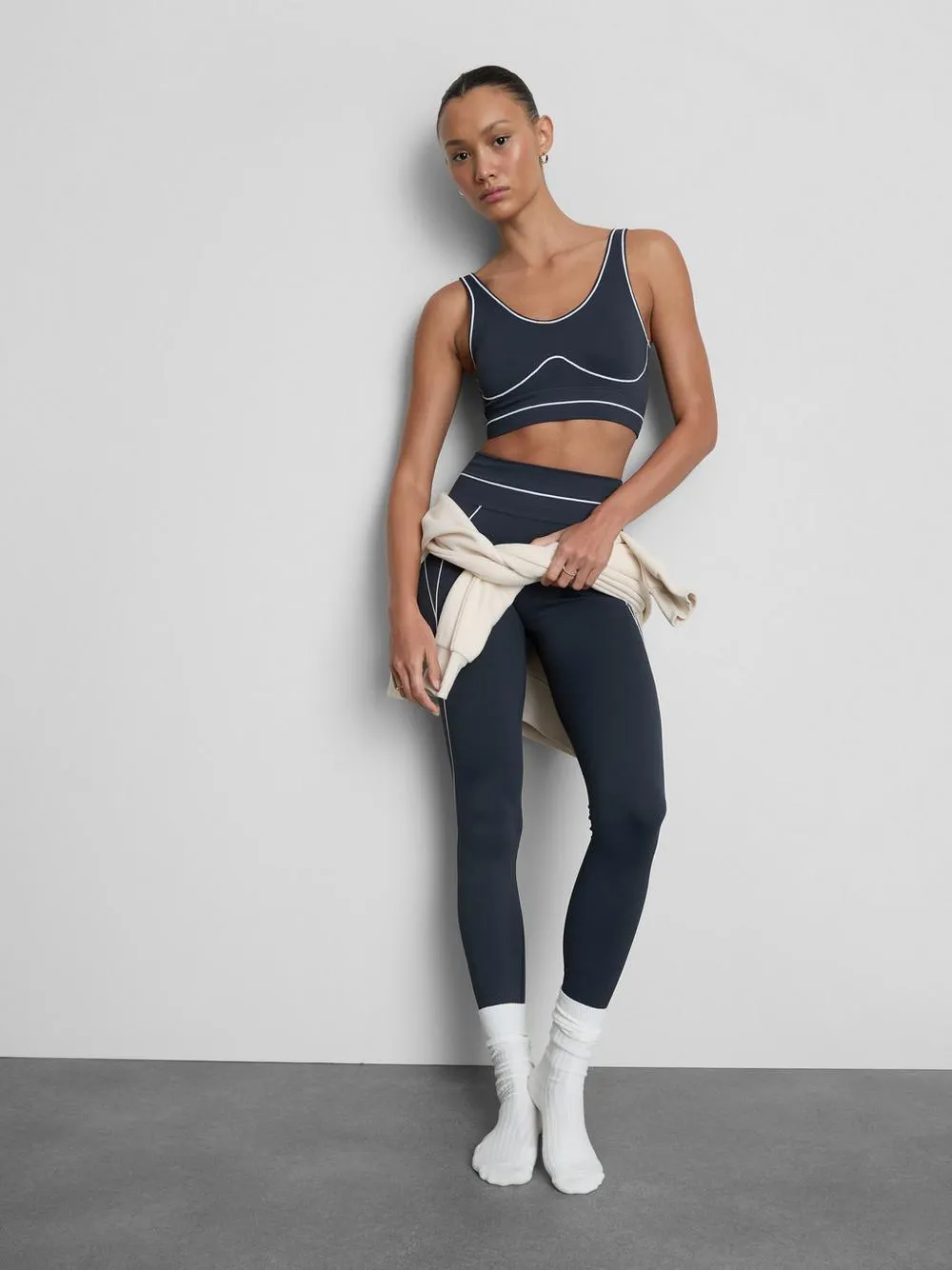 Seamless Contrast Pipe Crop Top