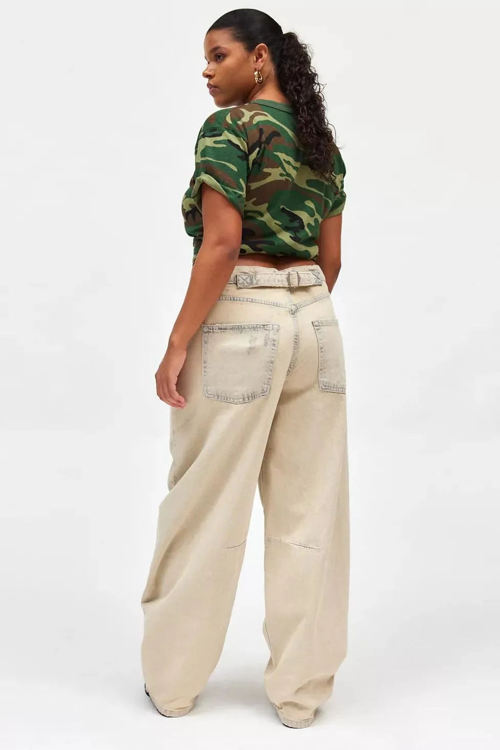 BDG Logan Buckle Barrel Jean