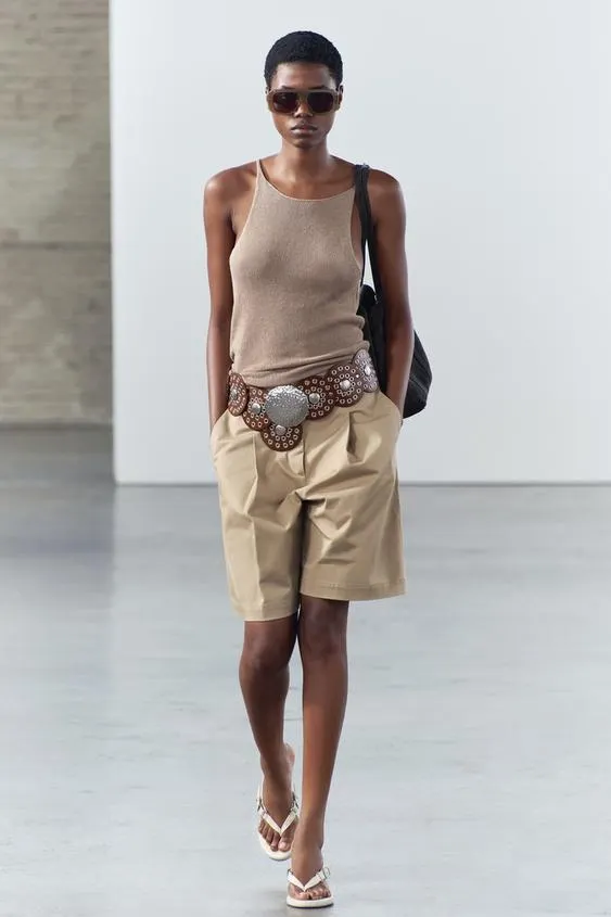 CINTURÓN CÍRCULOS PIEL TACHAS