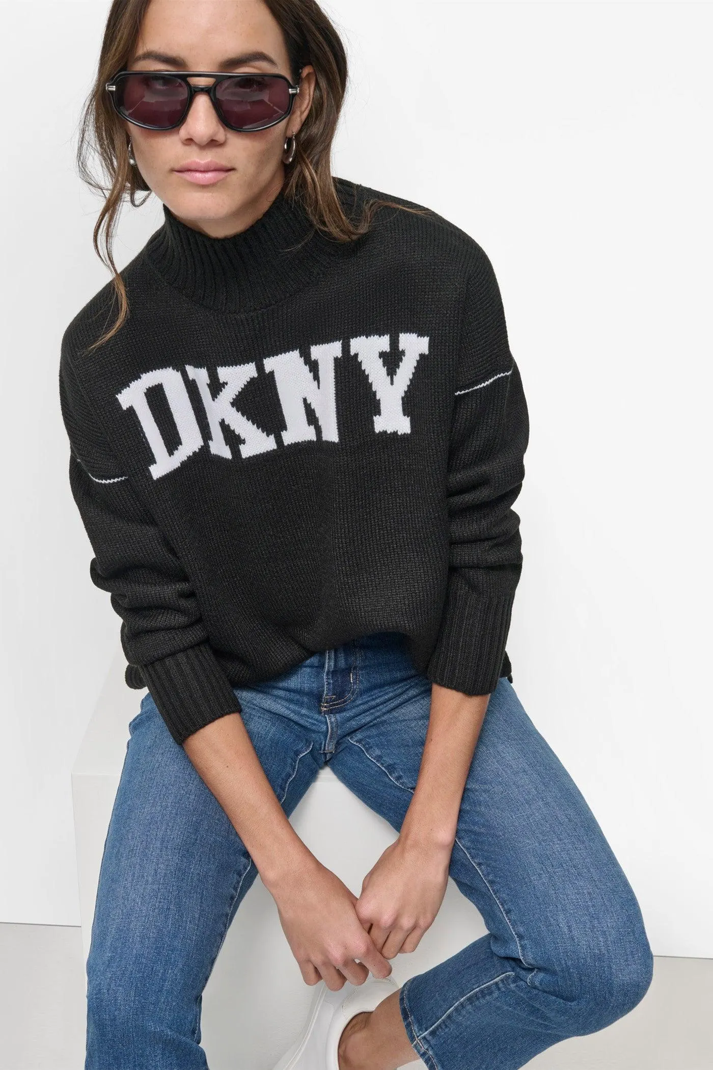 LOGO TURTLENECK SWEATER