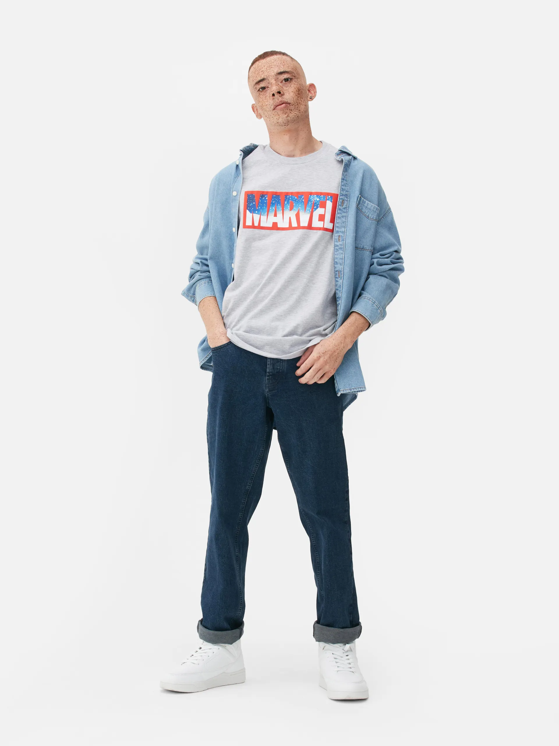 Kurzärmeliges „Marvel“ T-Shirt mit Logo
