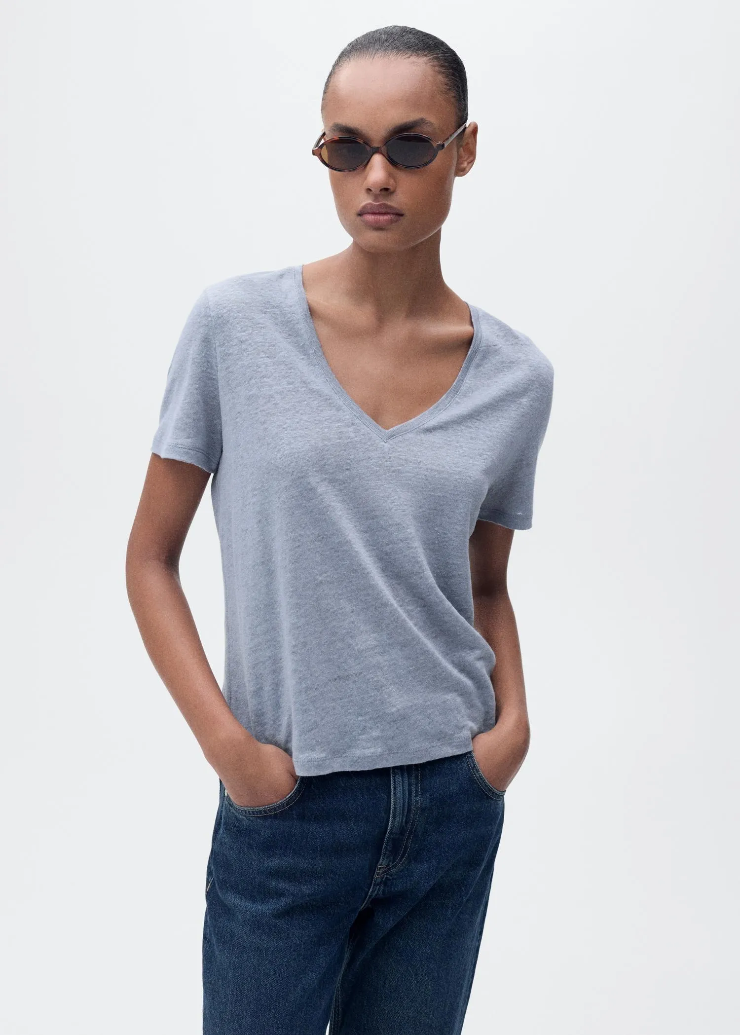 V-neck linen t-shirt