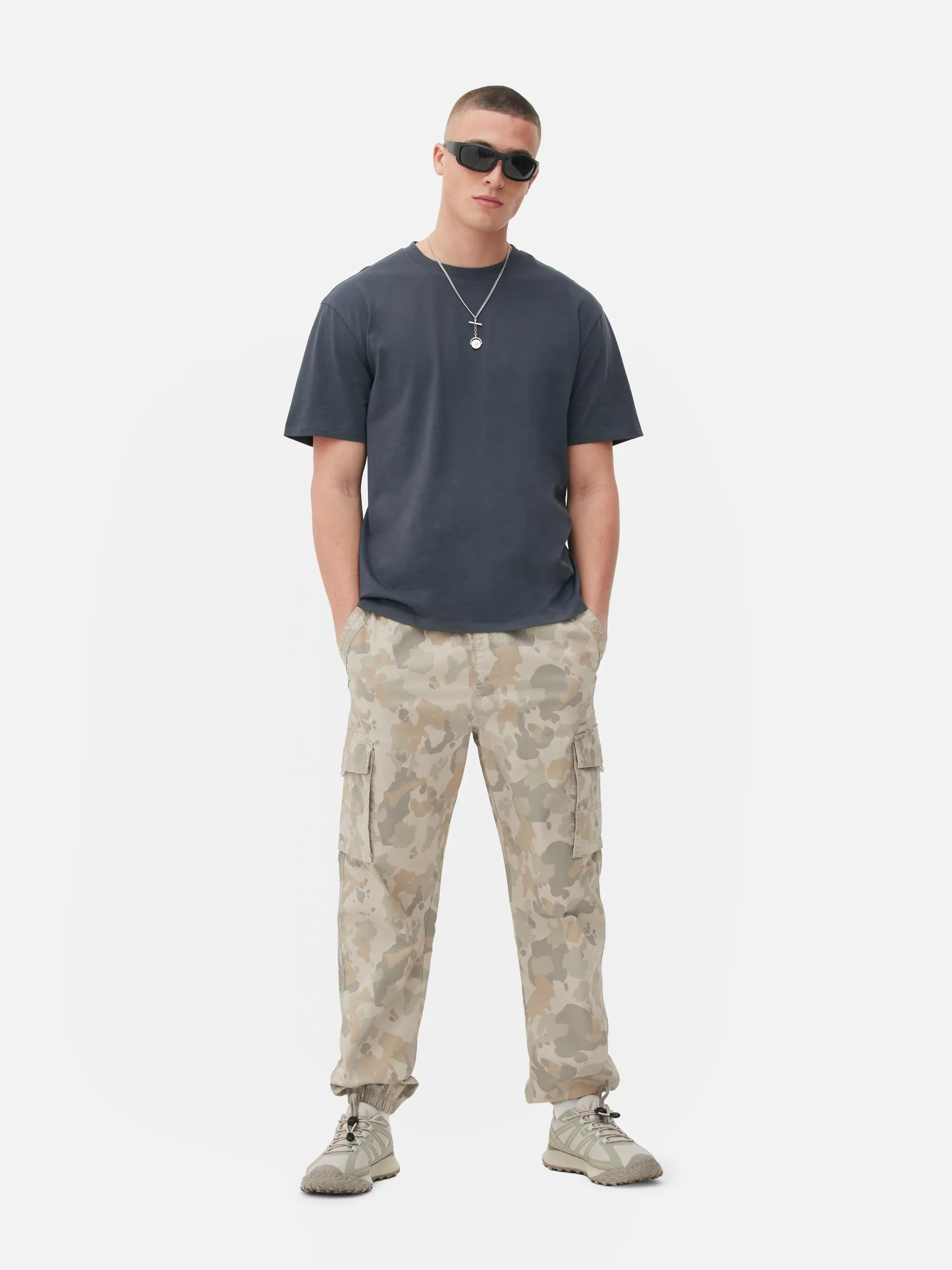 Relaxed Cuff Cargo Trousers