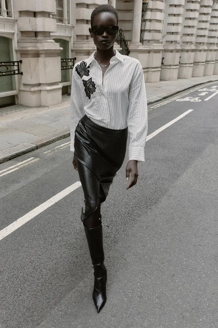 STRIPED SHIRT WITH LACE FLOWER