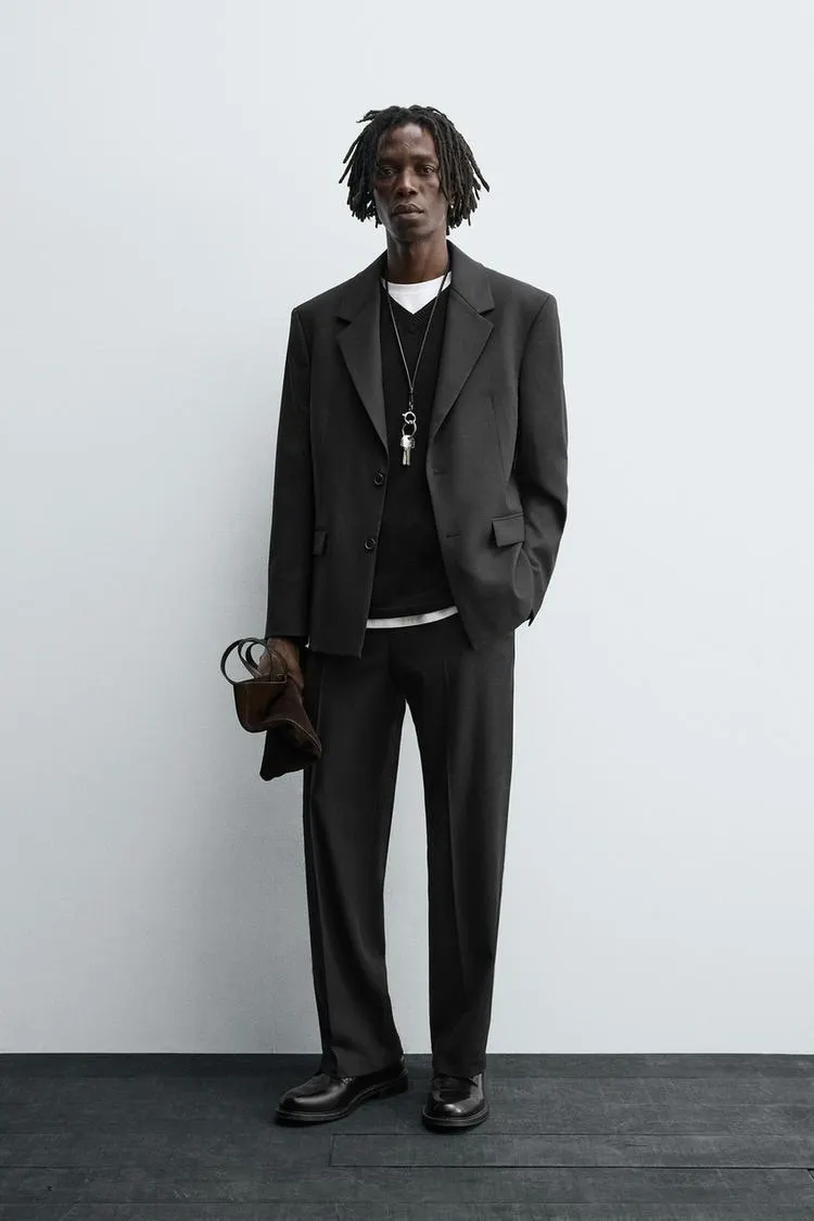 TEXTURED SUIT BLAZER