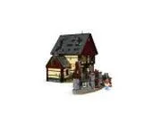 Disney Hocus Pocus: The Sanderson Sisters' Cottage